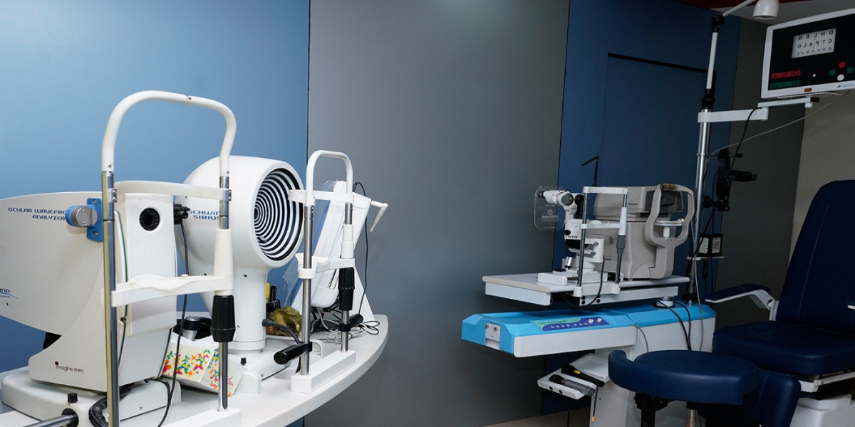 Why Every Clinic Needs an Ophthalmic Unit Chair